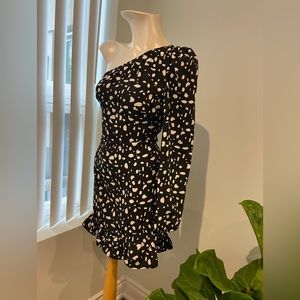 ✨SOLD✨One shoulder dress